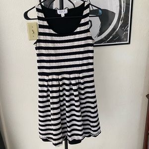 Elle size 6 sleeveless dress